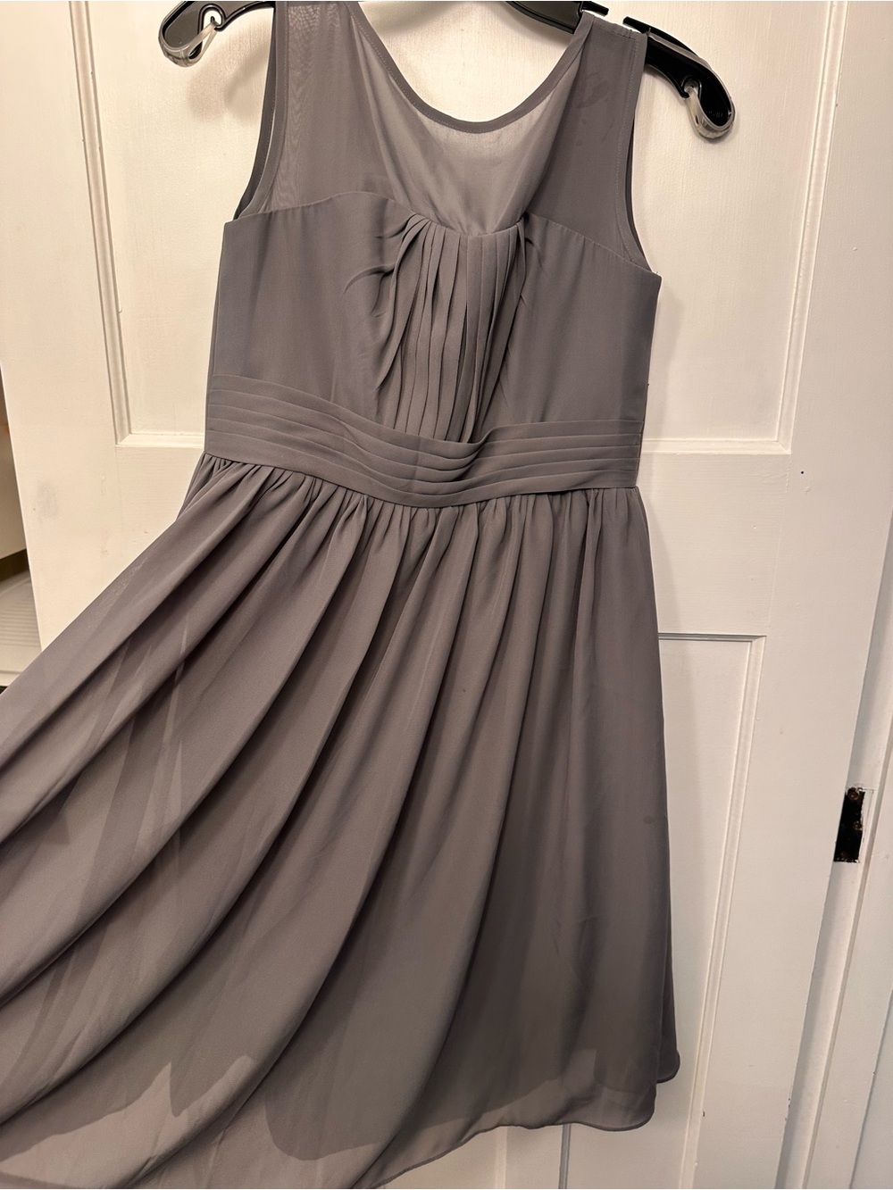 ⭐️ JJs House Small Gray Pleated Chiffon Midi Dress with Defined Waist - Picture 3 of 11